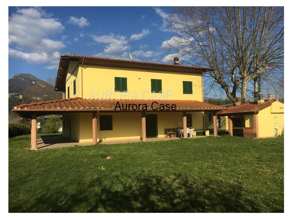 Rustico-Casale-Corte  